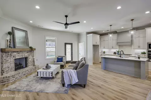 Living - 129 Bronson Bnd, Flowood, MS 39232 photo 2 of 2