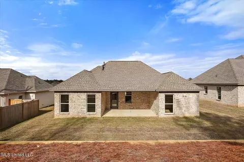 Exterior - 129 Bronson Bnd, Flowood, MS 39232 photo 4 of 8