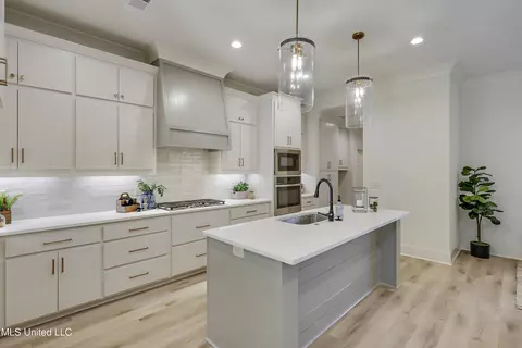 Kitchen - 129 Bronson Bnd, Flowood, MS 39232 photo 1 of 3