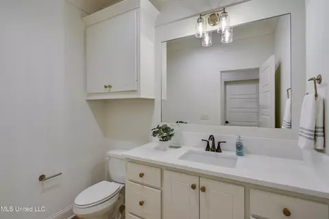 Bath - 129 Bronson Bnd, Flowood, MS 39232 photo 5 of 5