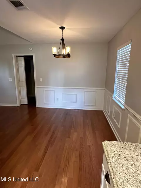 2003 Fox Hill Ln, Byram, MS 39272 photo 5