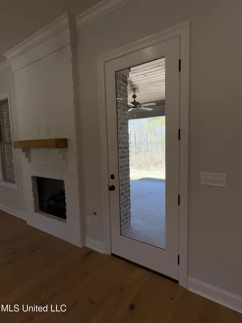 Entry Way - 125 Ashby Rdg Dr, Canton, MS 39046 photo 2 of 2