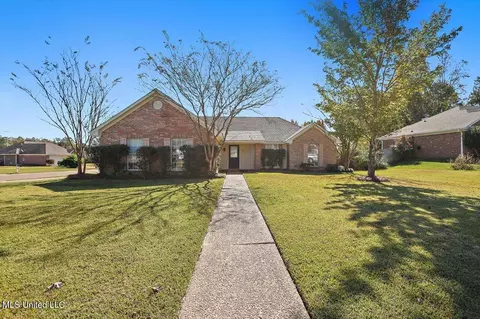 324 Big Oak Dr, Florence, MS 39073
