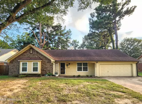 461 N Lakeshore Dr, Southaven, MS 38671