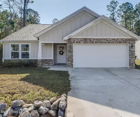 10864 Ala Moana St, Diamondhead, MS 39525
