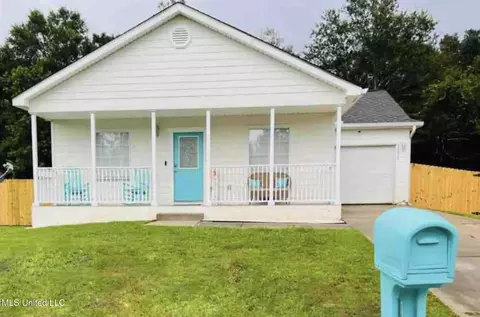 11611 Acorn Dr, Gulfport, MS 39503