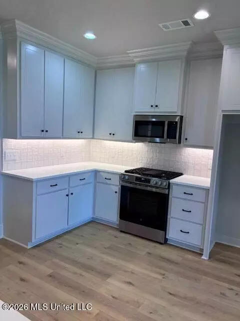 Kitchen - 124 Saint Croix Ln, Madison, MS 39110 photo 2 of 2