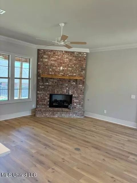 Living - 124 Saint Croix Ln, Madison, MS 39110 photo 2 of 2