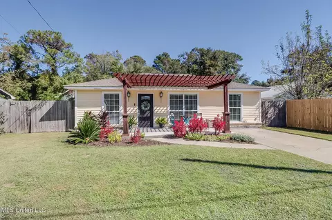 Exterior - 304 Charles Ave, Long Beach, MS 39560 photo 1 of 5
