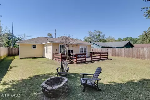 Exterior - 304 Charles Ave, Long Beach, MS 39560 photo 4 of 5