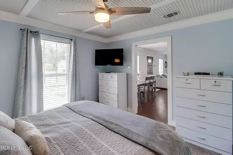 Bedroom - 304 Charles Ave, Long Beach, MS 39560 photo 2 of 5
