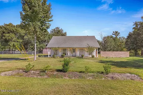 10460 Shorecrest Rd, Biloxi, MS 39532
