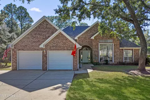 1508 Shelby Ln, Ocean Springs, MS 39564