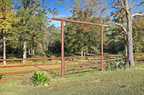 Other - 624 Mccluer Rd, Jackson, MS 39212 photo 2 of 16