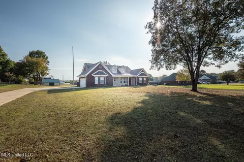 Exterior - 2653 N Lamar Pl, Hernando, MS 38632 photo 4 of 12