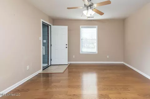 Living - 2653 N Lamar Pl, Hernando, MS 38632 photo 4 of 4