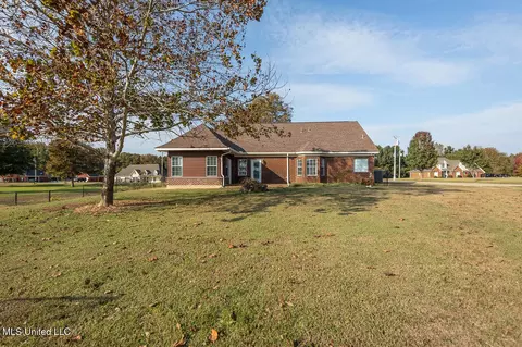 Exterior - 2653 N Lamar Pl, Hernando, MS 38632 photo 11 of 12