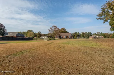 Exterior - 2653 N Lamar Pl, Hernando, MS 38632 photo 12 of 12