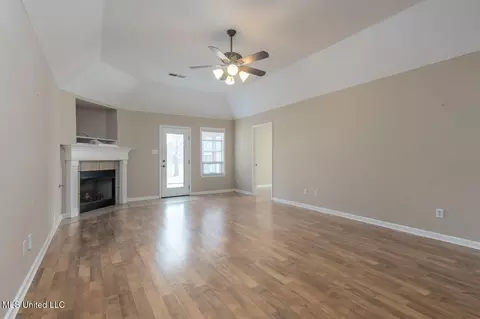 Living - 2653 N Lamar Pl, Hernando, MS 38632 photo 1 of 4