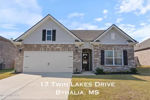 17 Twin Lakes Dr, Byhalia, MS 38611