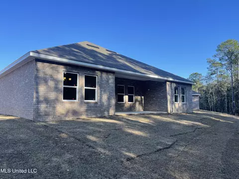 15341 Dandelion Dr, D'iberville, MS 39540