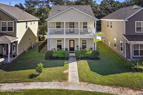 8 Sweetgrass Ln, Ocean Springs, MS 39564
