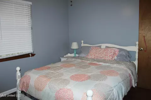 Bedroom - 1122 Beaver Dam Dr, Lucedale, MS 39452 photo 2 of 3