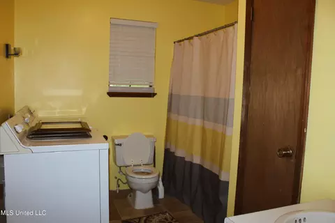 Bath - 1122 Beaver Dam Dr, Lucedale, MS 39452 photo 1 of 1