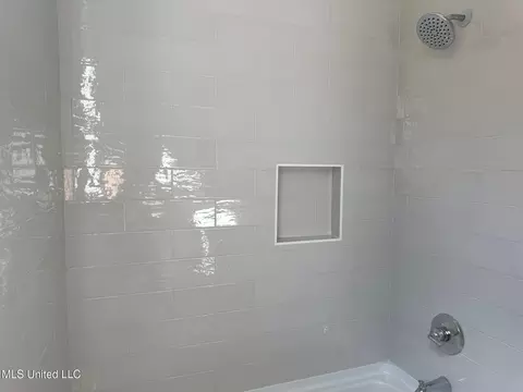 Bath - 123 Andrew Jackson St, Madison, MS 39110 photo 7 of 7