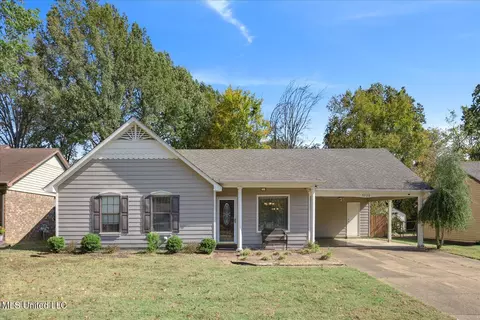 5728 Ridgetop Dr, Horn Lake, MS 38637