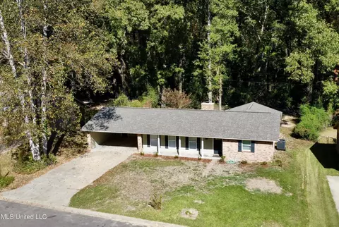 1211 Pineview Dr, Clinton, MS 39056 photo 2
