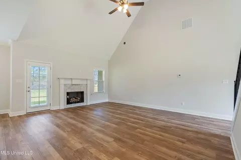 3932 Winter Pointe Dr, Olive Branch, MS 38654 photo 8