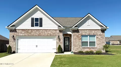 35 Pine St, Byhalia, MS 38611