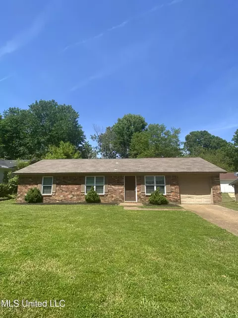 5746 Natchez Dr, Horn Lake, MS 38637