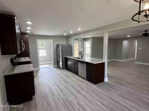 Kitchen - 15077 Alsobrooks Rd, Picayune, MS 39466 photo 2 of 4