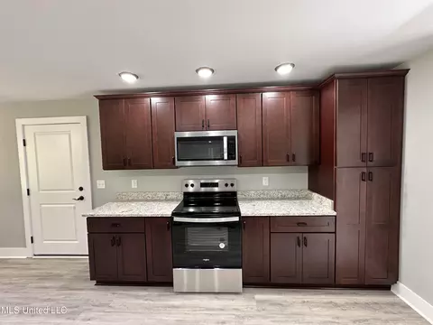 Kitchen - 15077 Alsobrooks Rd, Picayune, MS 39466 photo 4 of 4