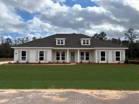 140 Firefly Dr, Lucedale, MS 39452