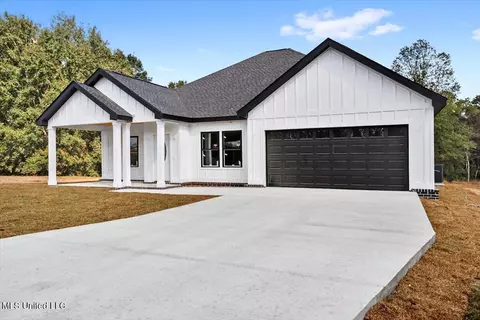 5800 Patrick Ln, Vancleave, MS 39565
