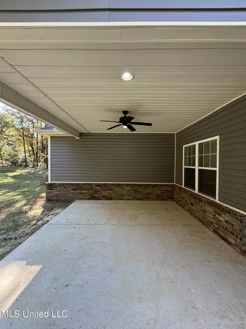 78 Beechtree Ln, Byhalia, MS 38611 photo 5
