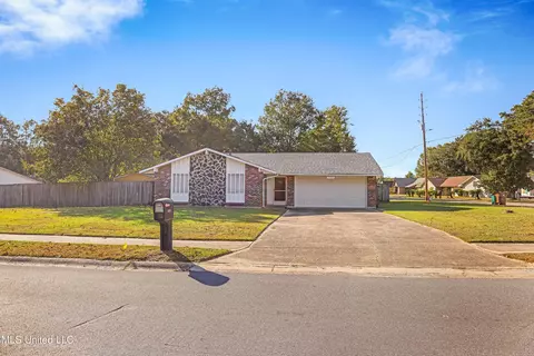 799 Holly Hills Dr, Biloxi, MS 39532
