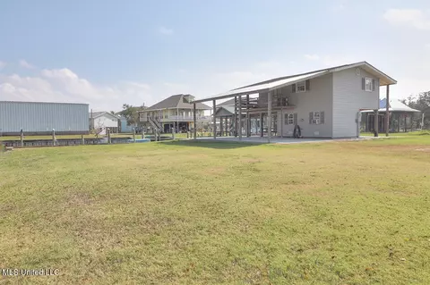 838 Dove Blvd, Bay Saint Louis, MS 39520