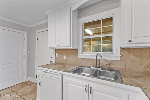 Entry Way - 715 Nobles Rd, Sumrall, MS 39482 photo 1 of 2