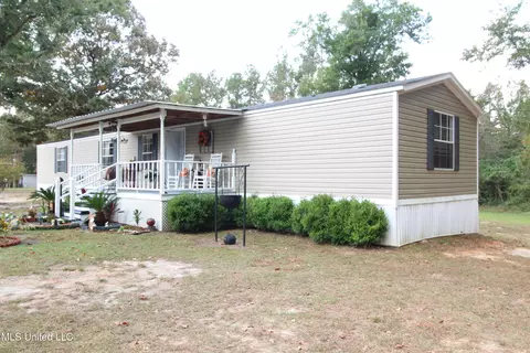 139 Knollcrest Dr, Lucedale, MS 39452 photo 2