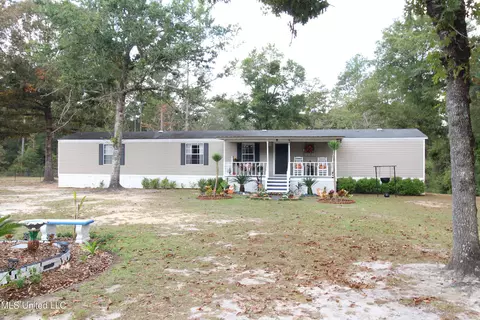 139 Knollcrest Dr, Lucedale, MS 39452