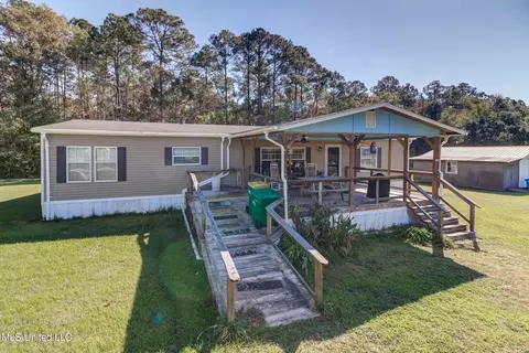 9312 Entrekin Ave, Vancleave, MS 39565