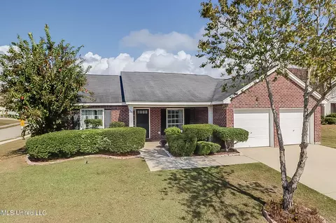 1570 Redwood Ct, Biloxi, MS 39532