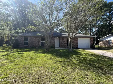 2425 Academy Dr, Gautier, MS 39553