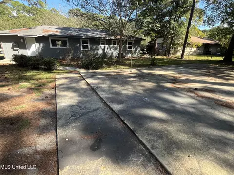 Exterior - 2425 Academy Dr, Gautier, MS 39553 photo 3 of 4