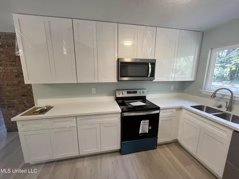 Kitchen - 2425 Academy Dr, Gautier, MS 39553 photo 1 of 3