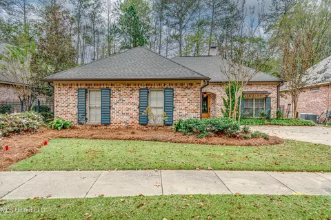 749 Oakmont Pkwy, Ridgeland, MS 39157